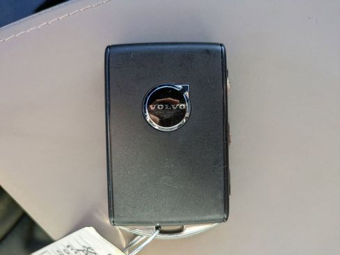 New 2026 Volvo XC60 B5 Plus w/ Climate Package image 30