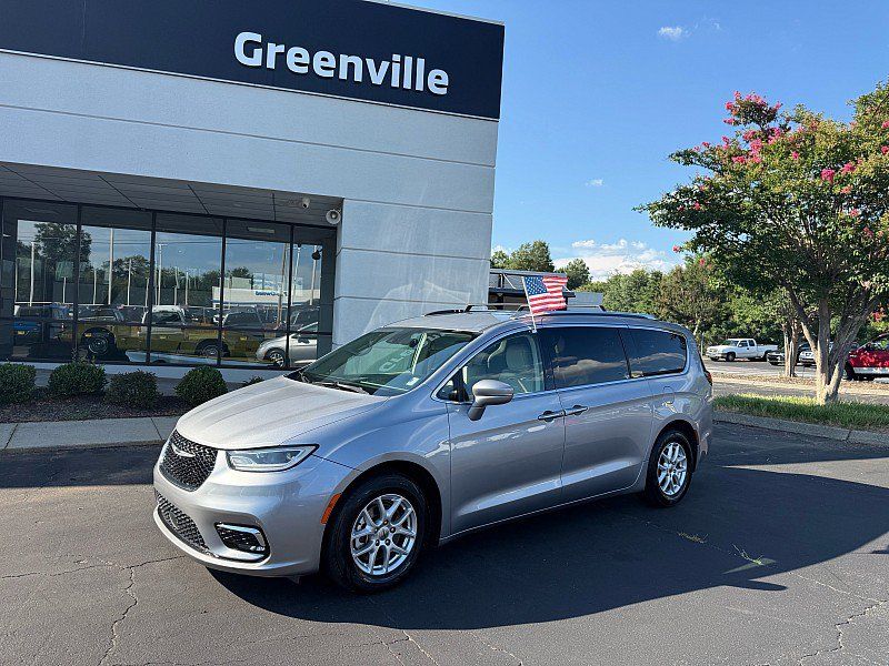 Used 2021 Chrysler Pacifica Touring-L FWD image 1