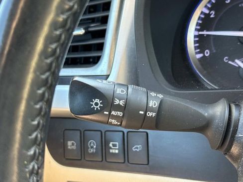 Used 2018 Toyota Highlander Limited Platinum AWD/4WD image 27
