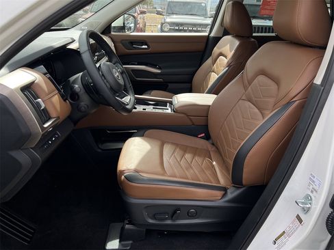 Certified 2024 Nissan Pathfinder Platinum w/ Cargo Package image 22