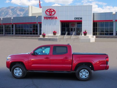 Used 2022 Toyota Tacoma SR image 5