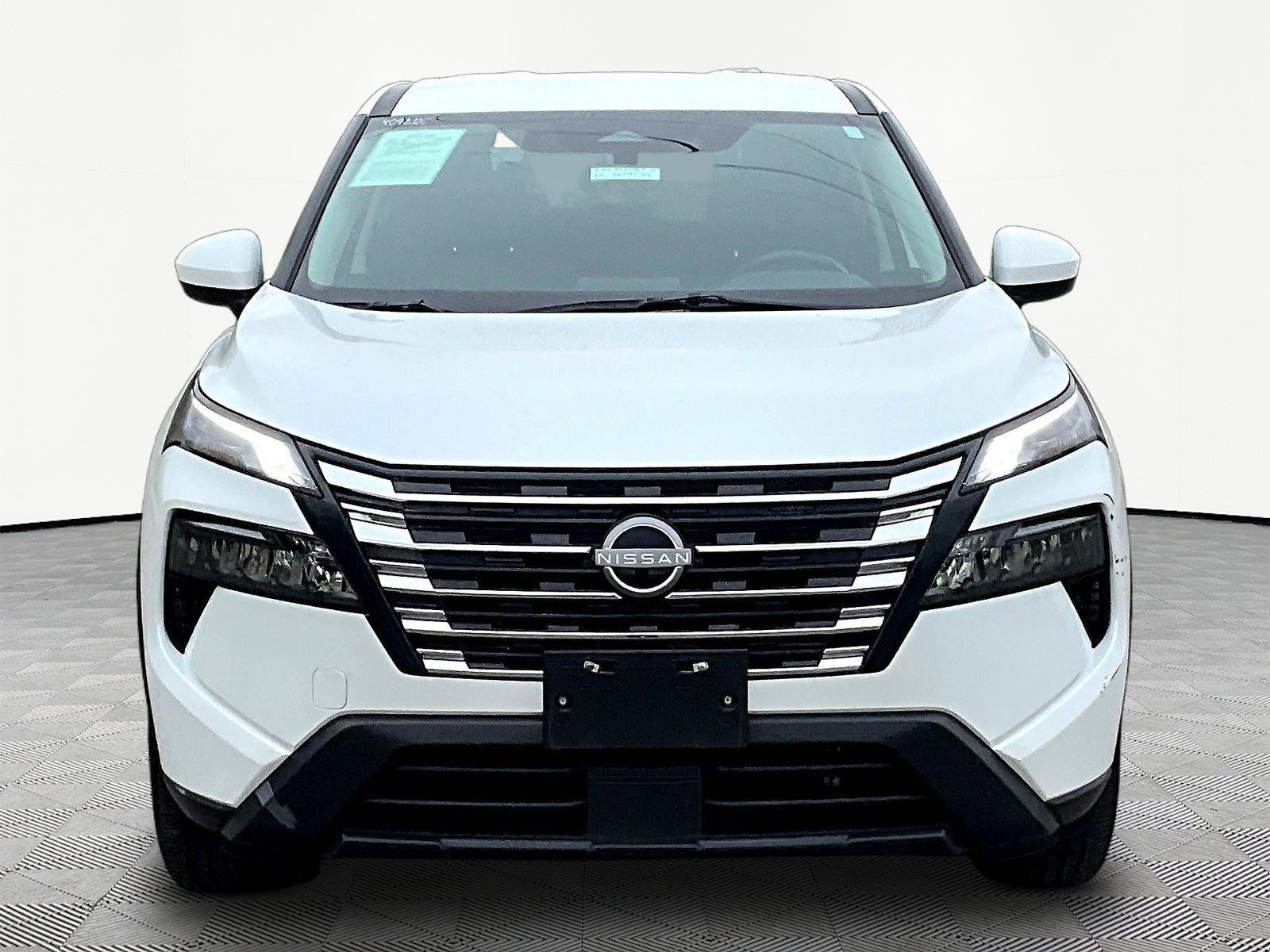 Used 2025 Nissan Rogue SV AWD/4WD image 9