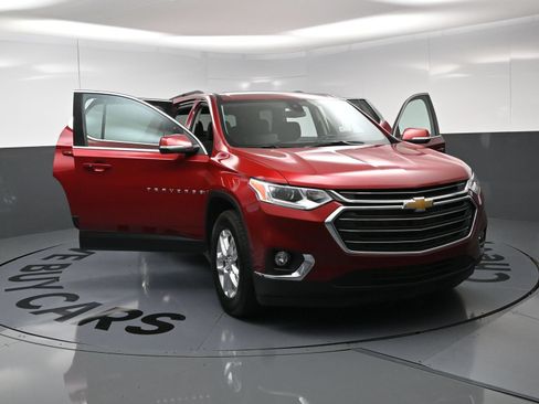 Used 2021 Chevrolet Traverse LT FWD image 23
