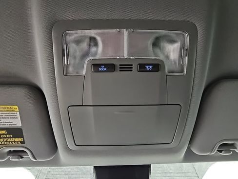 Used 2019 Toyota Highlander LE image 22