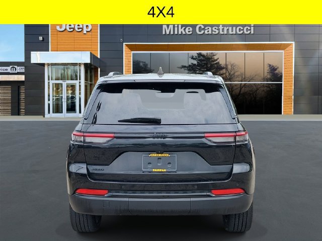 Certified 2024 Jeep Grand Cherokee Altitude AWD/4WD image 5