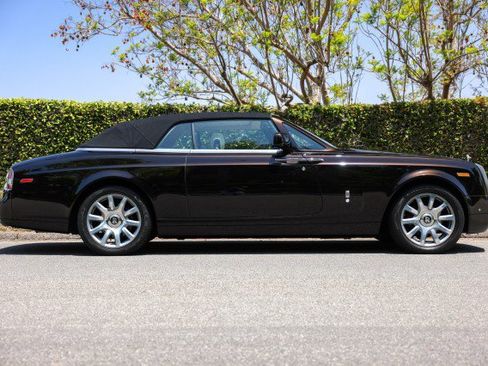 Used 2015 Rolls-Royce Phantom Drophead Coupe image 6