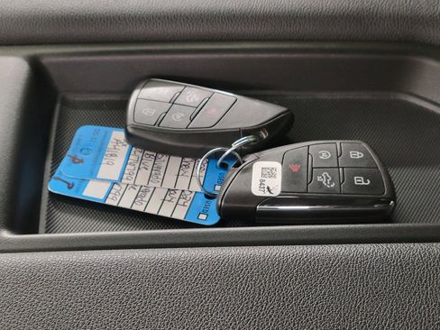 Used 2024 Chevrolet Silverado 1500 LT image 27