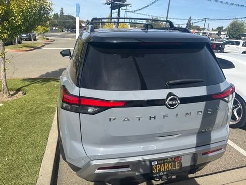 Used 2024 Nissan Pathfinder SL w/ SL Premium Package AWD/4WD image 4