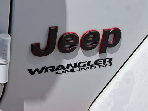 Used 2018 Jeep Wrangler Unlimited Rubicon AWD/4WD image 24