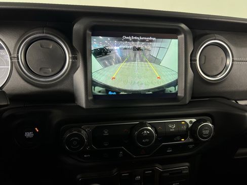 Certified 2023 Jeep Wrangler Unlimited Sahara image 19