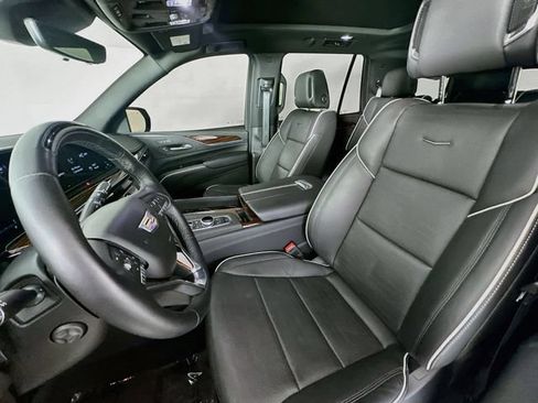Used 2024 Cadillac Escalade Premium Luxury AWD/4WD image 21