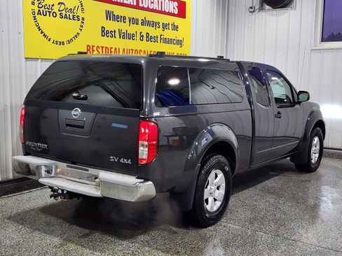 Used 2011 Nissan Frontier SV w/ SV Premium Utility Pkg AWD/4WD image 9