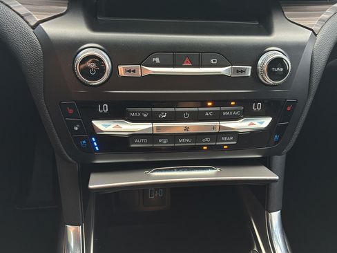 Used 2020 Ford Explorer Limited RWD image 21