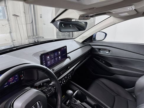 Used 2023 Honda Accord Touring image 6