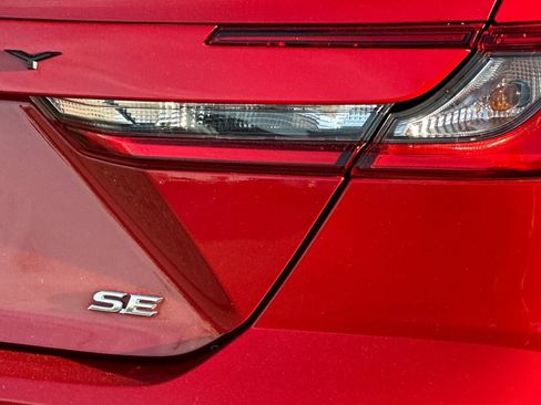 Used 2025 Toyota Camry SE image 28