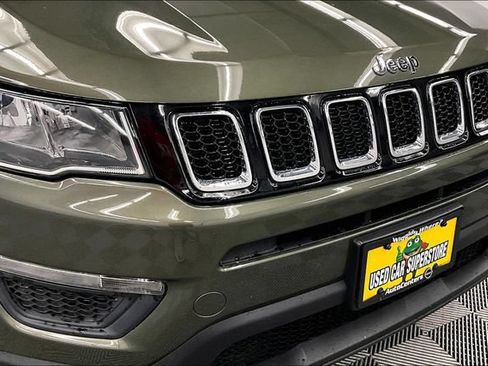 Used 2018 Jeep Compass Sport w/ Cold Weather Group AWD/4WD image 31