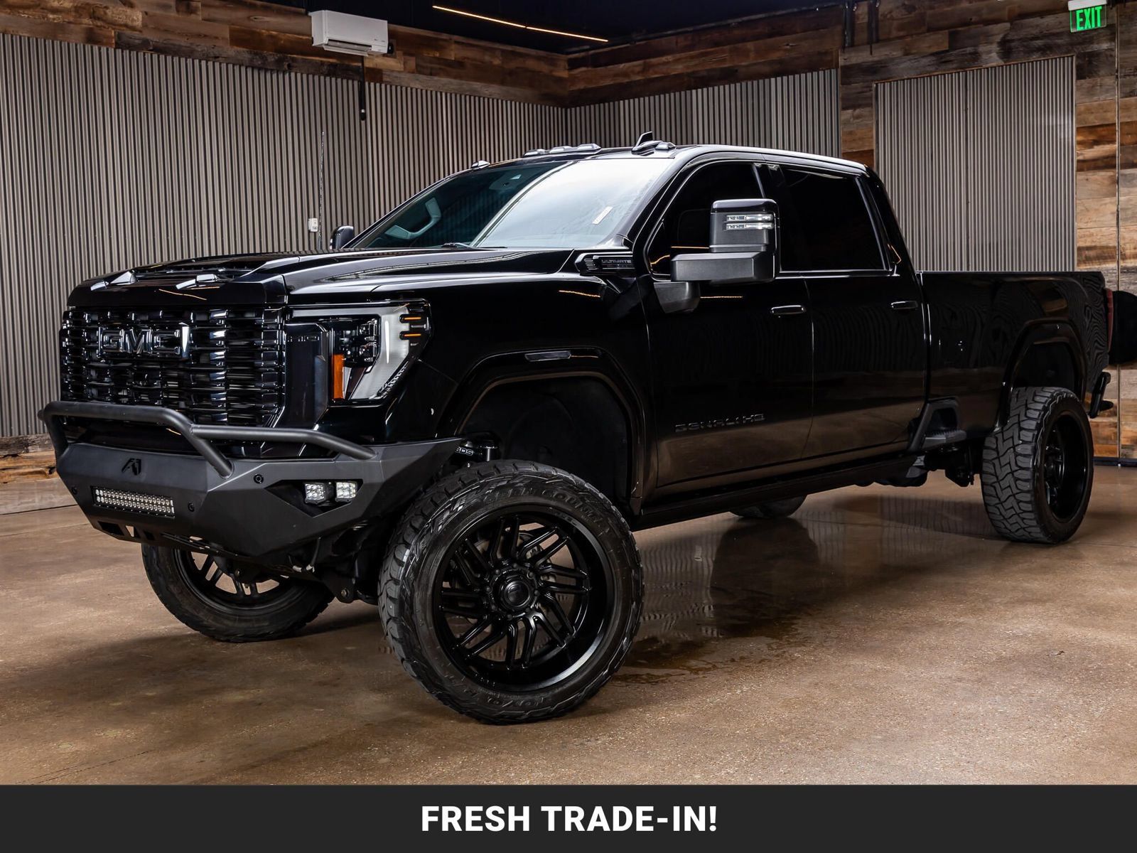Used 2024 GMC Sierra 3500 Denali Ultimate AWD/4WD image 4