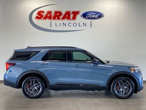 Used 2025 Ford Explorer ST AWD/4WD image 1