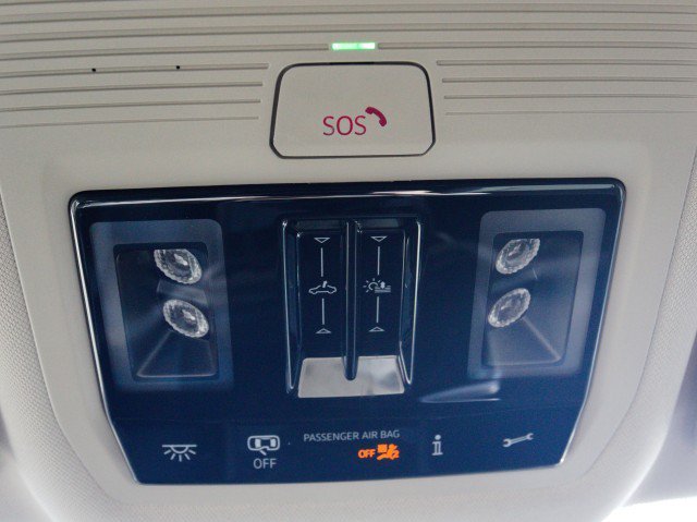 Used 2024 Volkswagen Atlas SE w/ Panoramic Sunroof Package FWD image 25