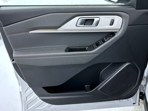 New 2026 Ford Explorer Active image 9