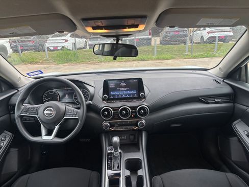 Used 2025 Nissan Sentra SV FWD image 31