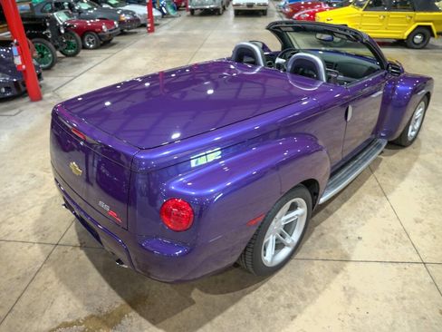Used 2004 Chevrolet SSR image 17