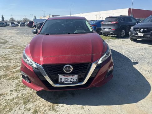 Used 2019 Nissan Altima 2.5 SR w/ SR Premium Package image 2