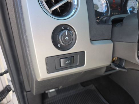 Used 2011 Ford F150 Lariat w/ Lariat Chrome Pkg AWD/4WD image 31