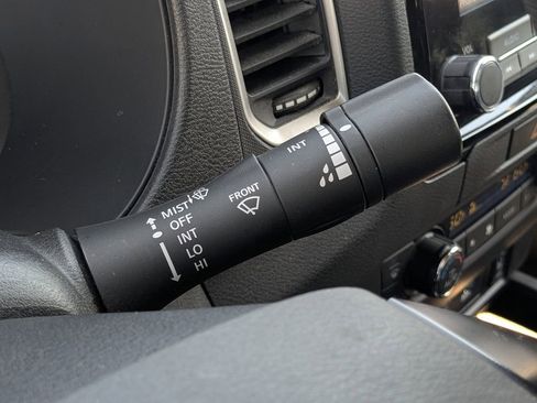 Used 2023 Nissan Frontier SV w/ SV Convenience Package image 21