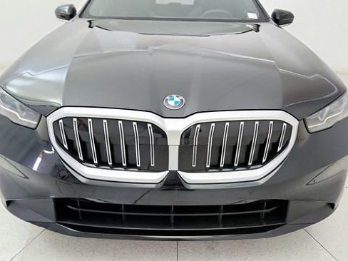 Used 2026 BMW 530i RWD image 5
