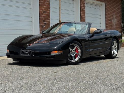 Used 2002 Chevrolet Corvette Convertible w/ Preferred Equipment Group1 image 11