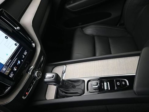 Used 2020 Volvo XC60 T6 Inscription w/ Protection Package Premier image 21