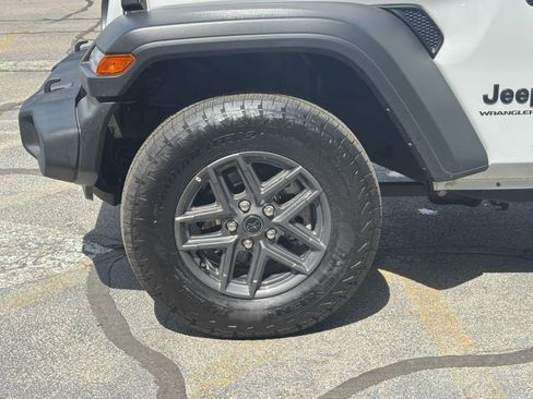 Used 2025 Jeep Wrangler Unlimited Sport AWD/4WD image 29