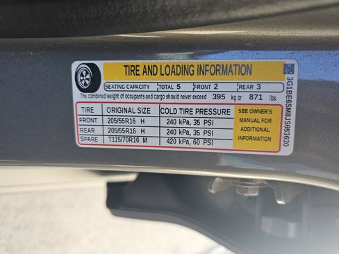 Used 2018 Chevrolet Cruze LT w/ Convenience Package image 26