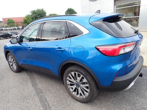 Used 2020 Ford Escape Titanium AWD/4WD image 3
