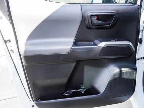 Used 2017 Toyota Tacoma SR5 image 22