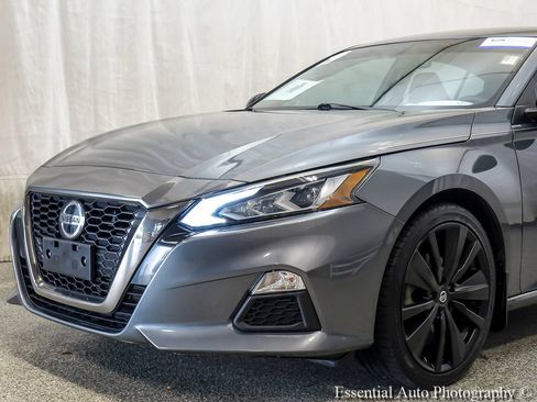 Used 2019 Nissan Altima 2.5 SR FWD image 3