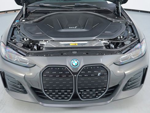 Used 2023 BMW i4 eDrive40 w/ M Sport Package image 8