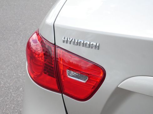 Used 2009 Hyundai Elantra GLS FWD image 17