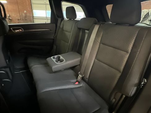 Used 2019 Jeep Grand Cherokee Laredo w/ 18" Wheel & 8.4" Radio Group RWD image 15