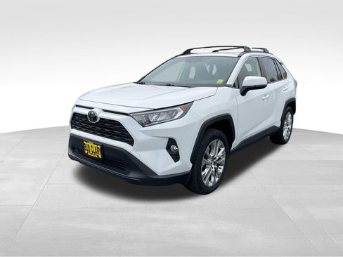 Certified 2019 Toyota RAV4 XLE Premium w/ Cold Weather Package AWD/4WD image 7