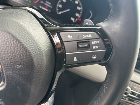 Used 2023 Honda Pilot Touring image 17