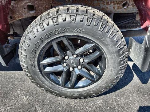 Used 2021 Chevrolet Silverado 1500 Custom Trail Boss AWD/4WD image 30