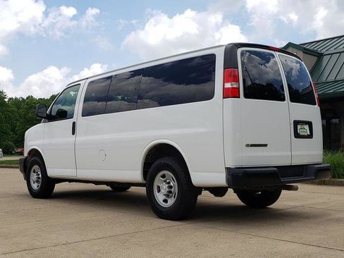 Used 2017 Chevrolet Express 2500 LS RWD image 3