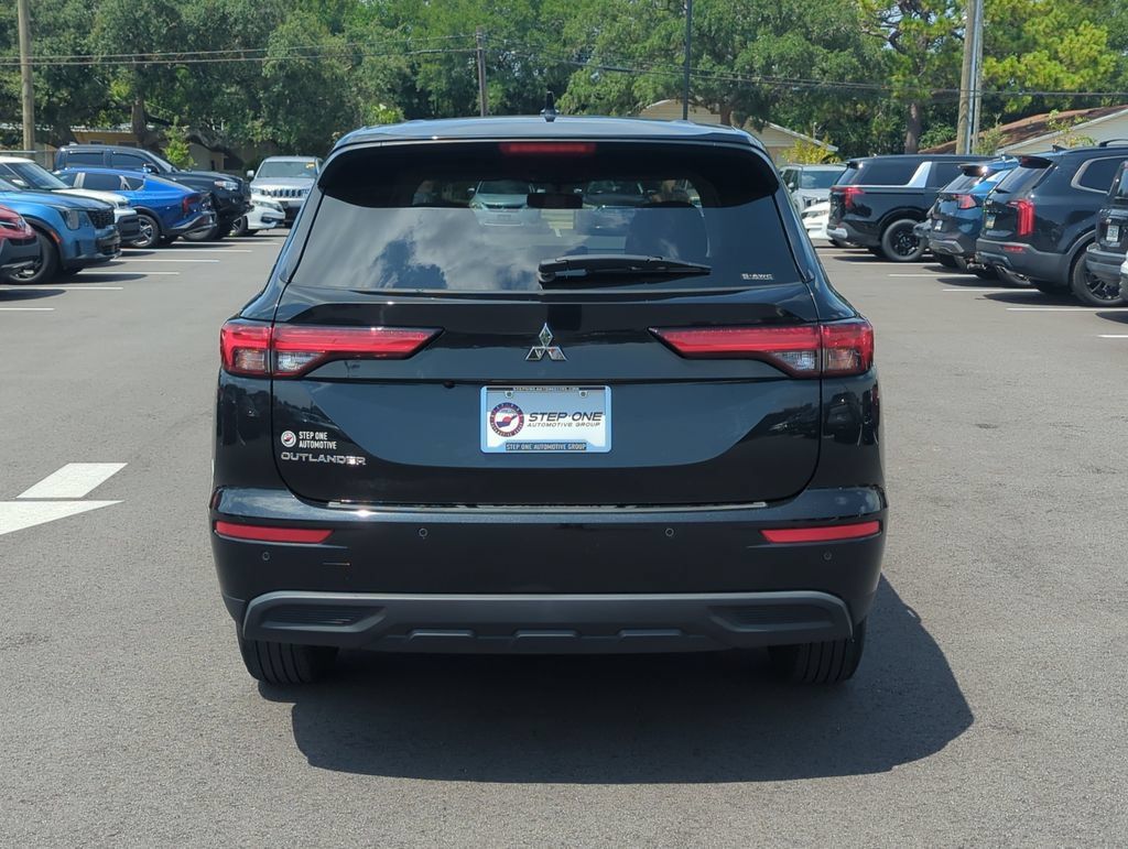 Used 2024 Mitsubishi Outlander ES AWD/4WD image 6