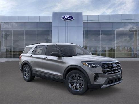 New 2026 Ford Explorer Active image 7