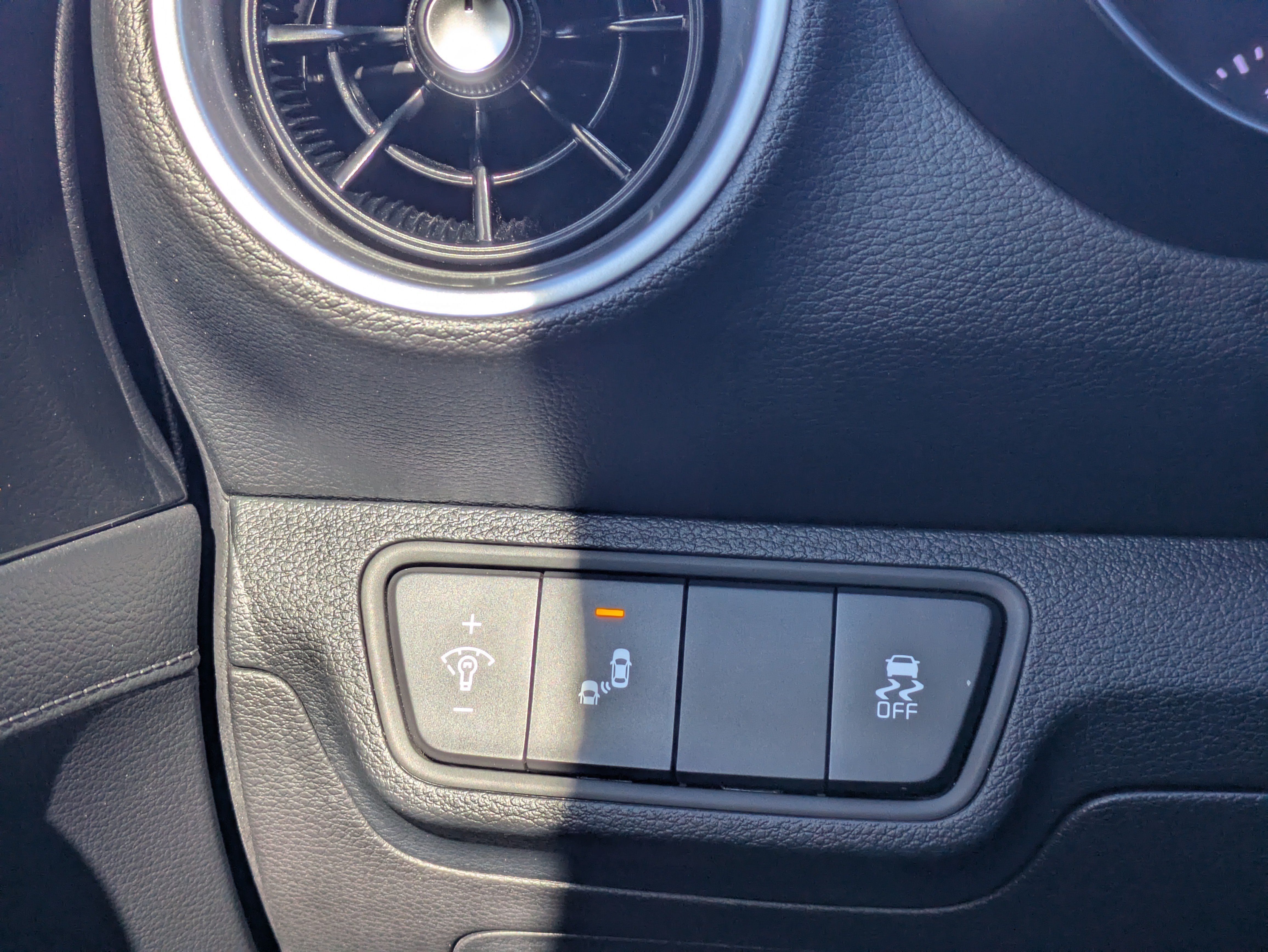 Certified 2024 Kia Forte GT-Line FWD image 26
