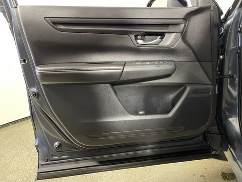 Used 2025 Honda CR-V Sport image 17