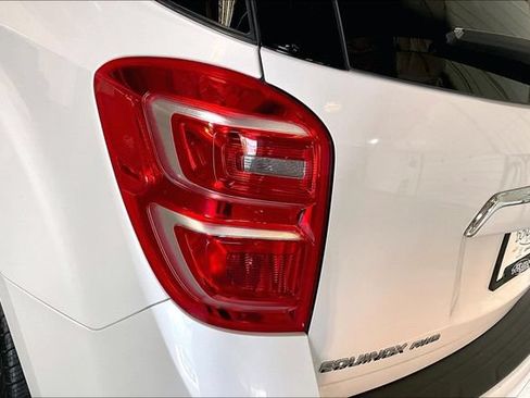 Used 2017 Chevrolet Equinox Premier w/ Enhanced Convenience Package AWD/4WD image 8
