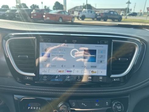 New 2026 Chrysler Pacifica Select image 22